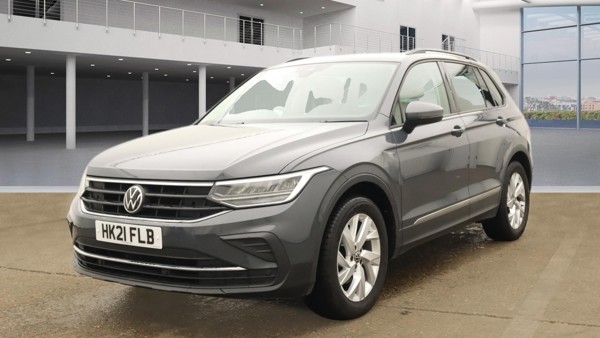 VOLKSWAGEN Tiguan